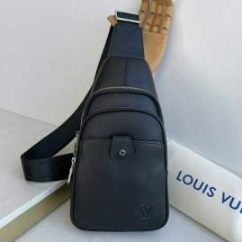 Picture of Louis Vuitton Mens Bags _SKUfw221783924fw